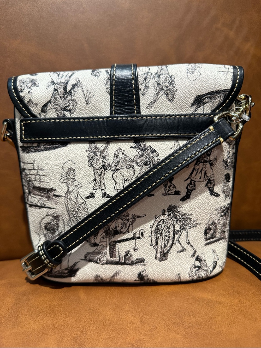 2017 Dooney & Bourke Disney Pirates of the Caribbean Tassel Crossbody - NWOT - Picture 6 of 10
